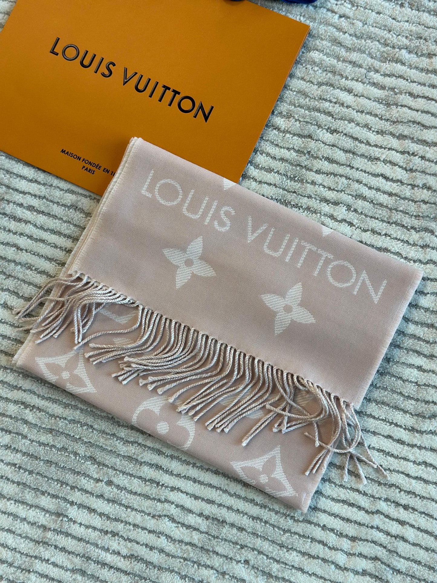 Louis Vuitton Unisex Scarf 4 colors