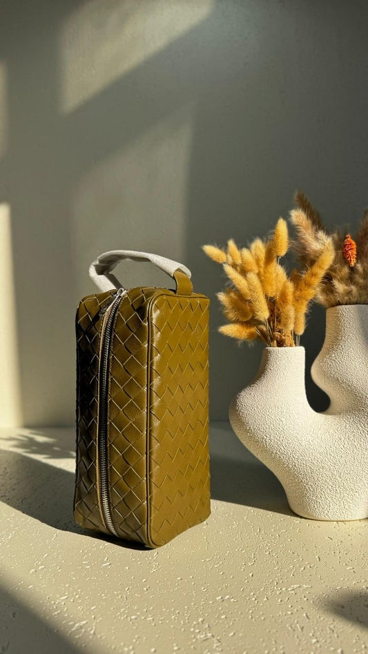 Bottega Veneta Pouch (VIP Quality)