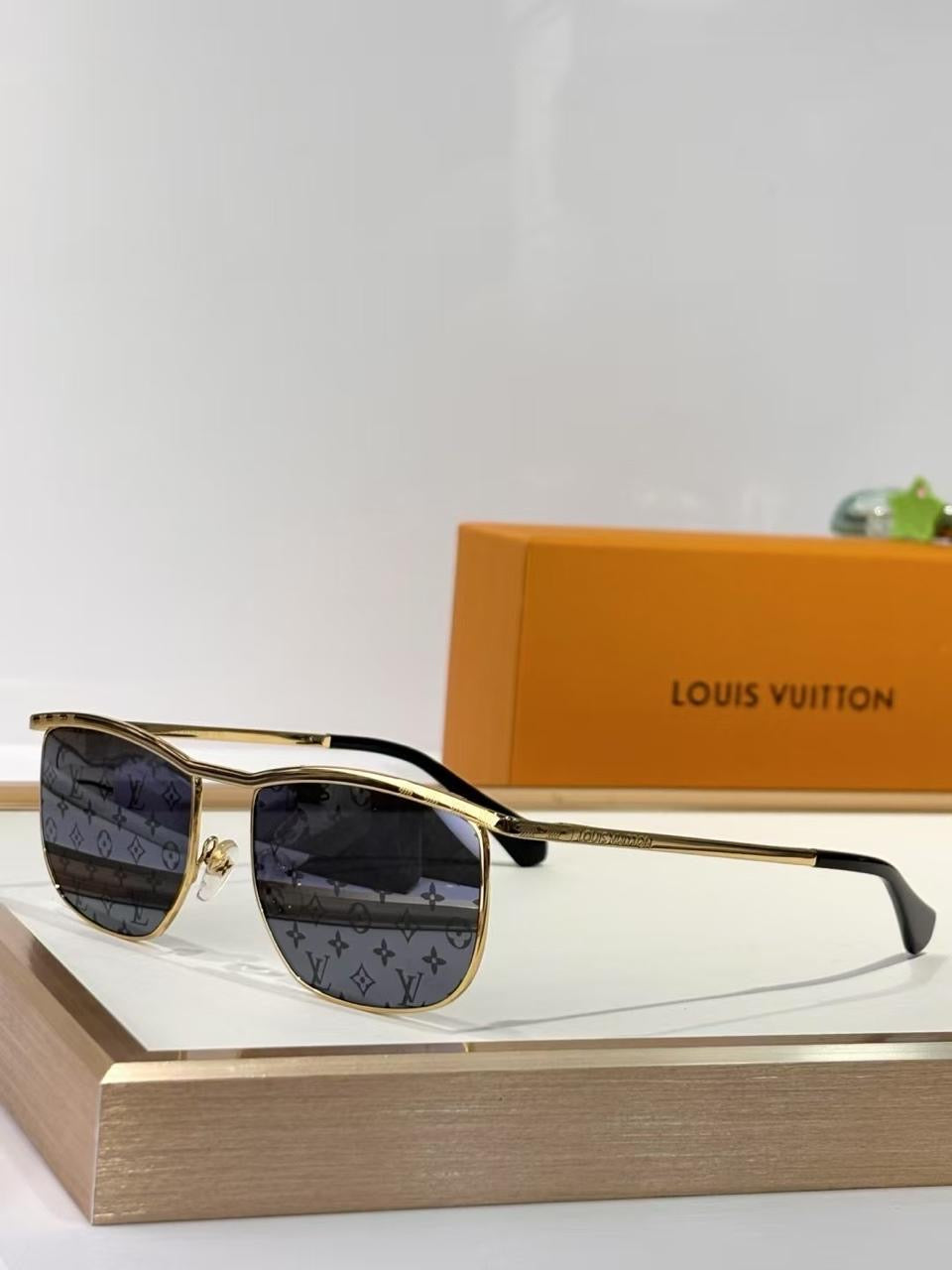 Louis Vuitton Sunglasses 2 colors