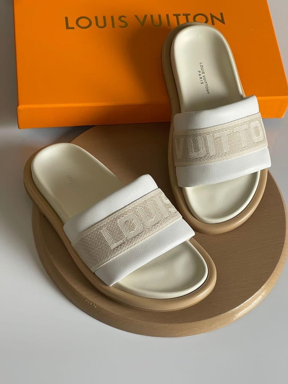 Louis Vuitton Slippers