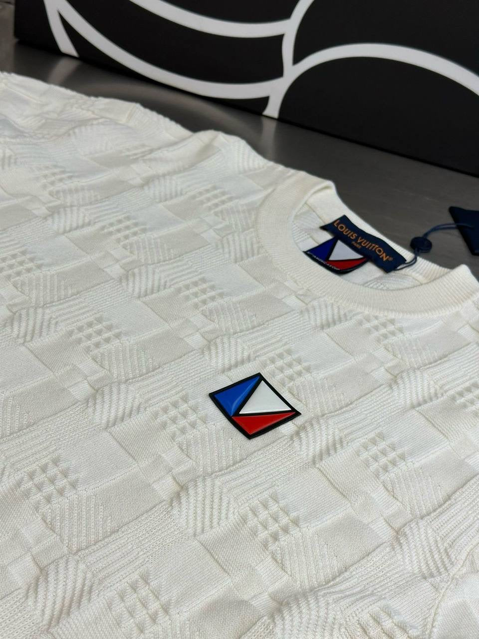 Louis Vuitton T-shirt (VIP Quality)
