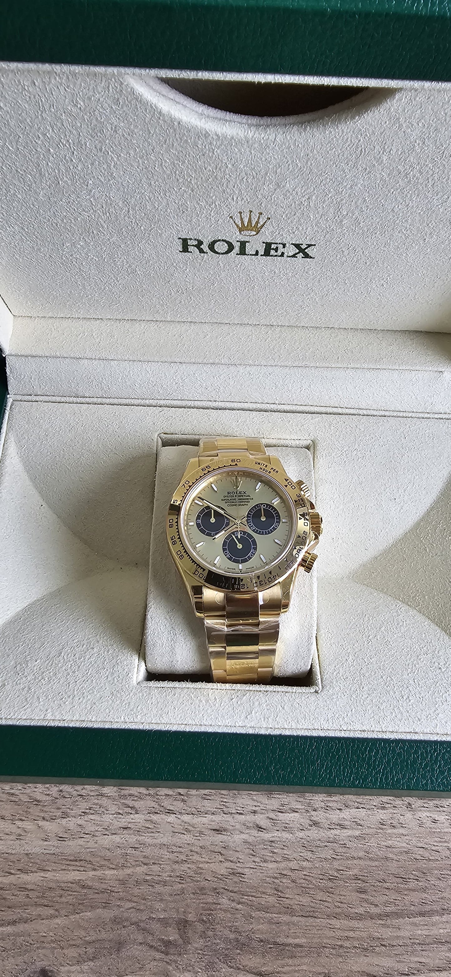 Rolex Daytona 40mm Yellow Gold Sundust Dial Oyster Watch