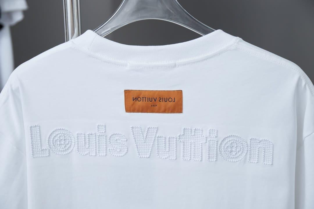Louis Vuitton T-Shirt 2 colors