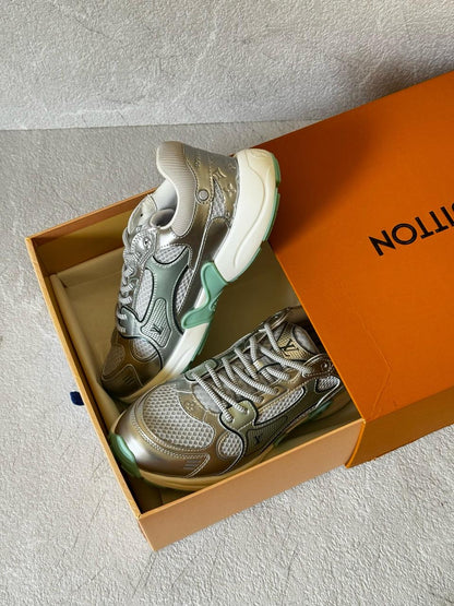 Louis Vuitton Sneakers 4 colors