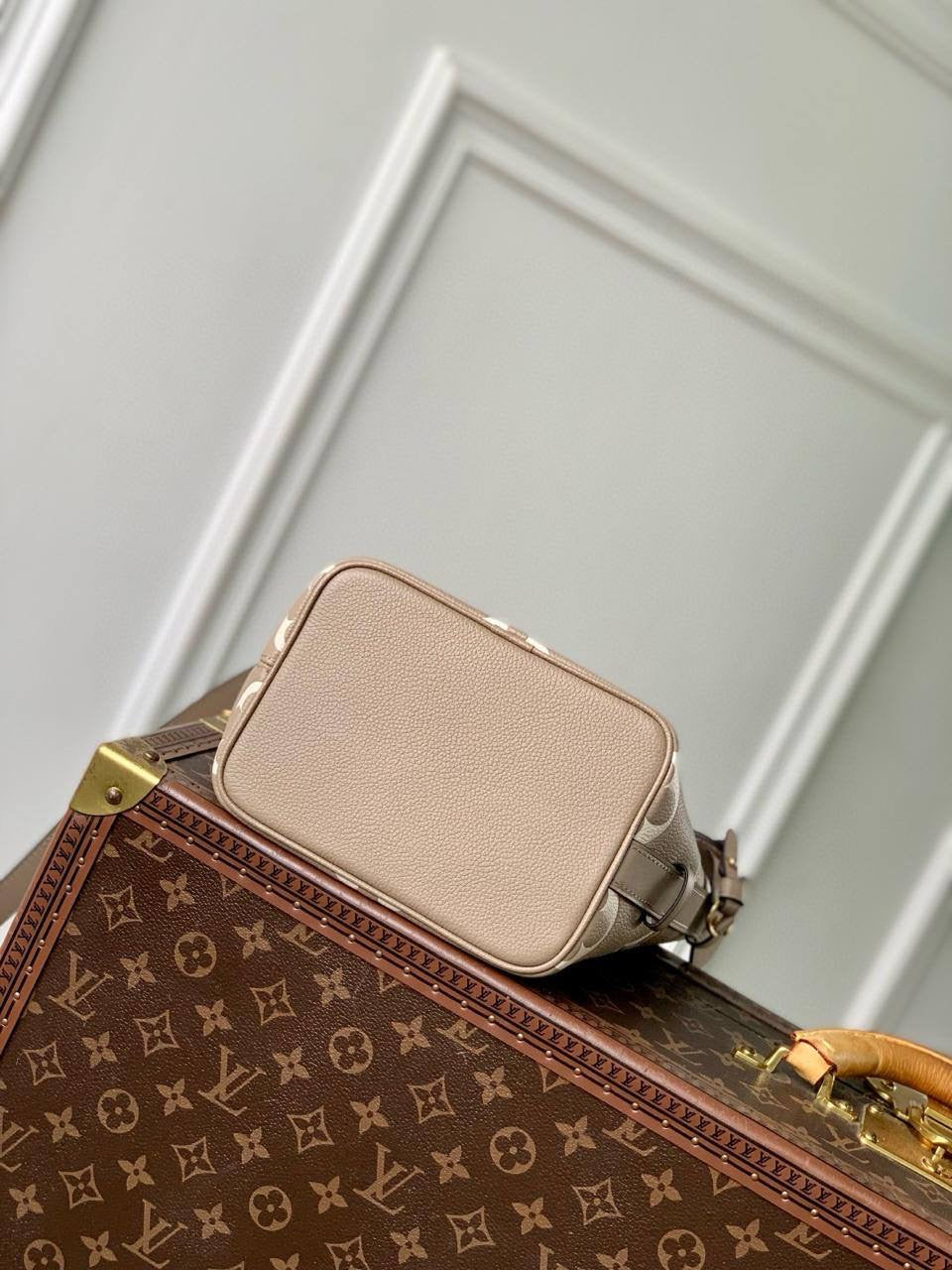 Louis Vuitton HandBag (VIP Quality)