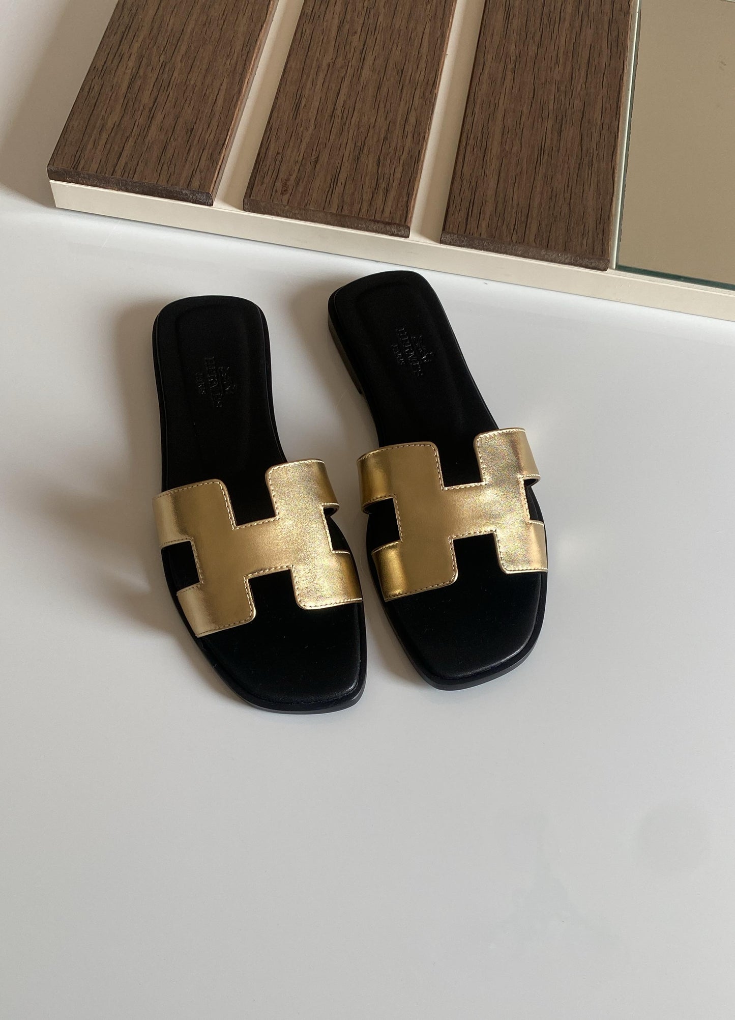 HERMES Female SLIPPERS