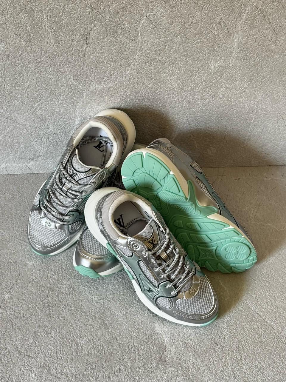 Louis Vuitton Sneakers 4 colors