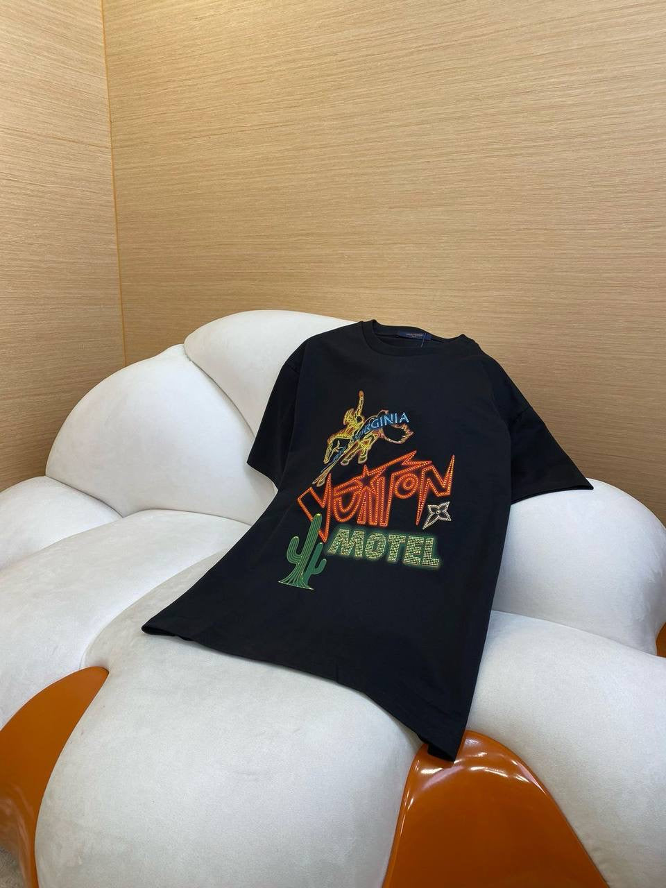 Louis Vuitton T-shirt (VIP Quality)