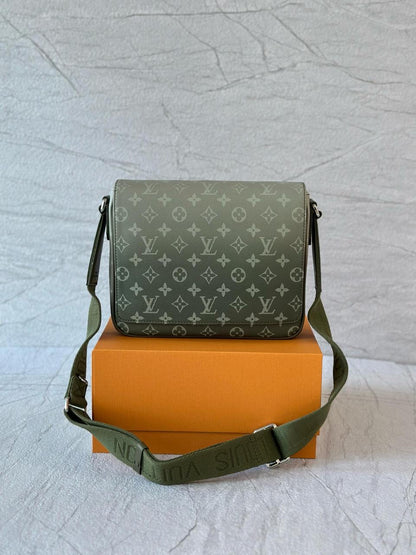 Louis Vuitton Messenger Bag (VIP Quality)