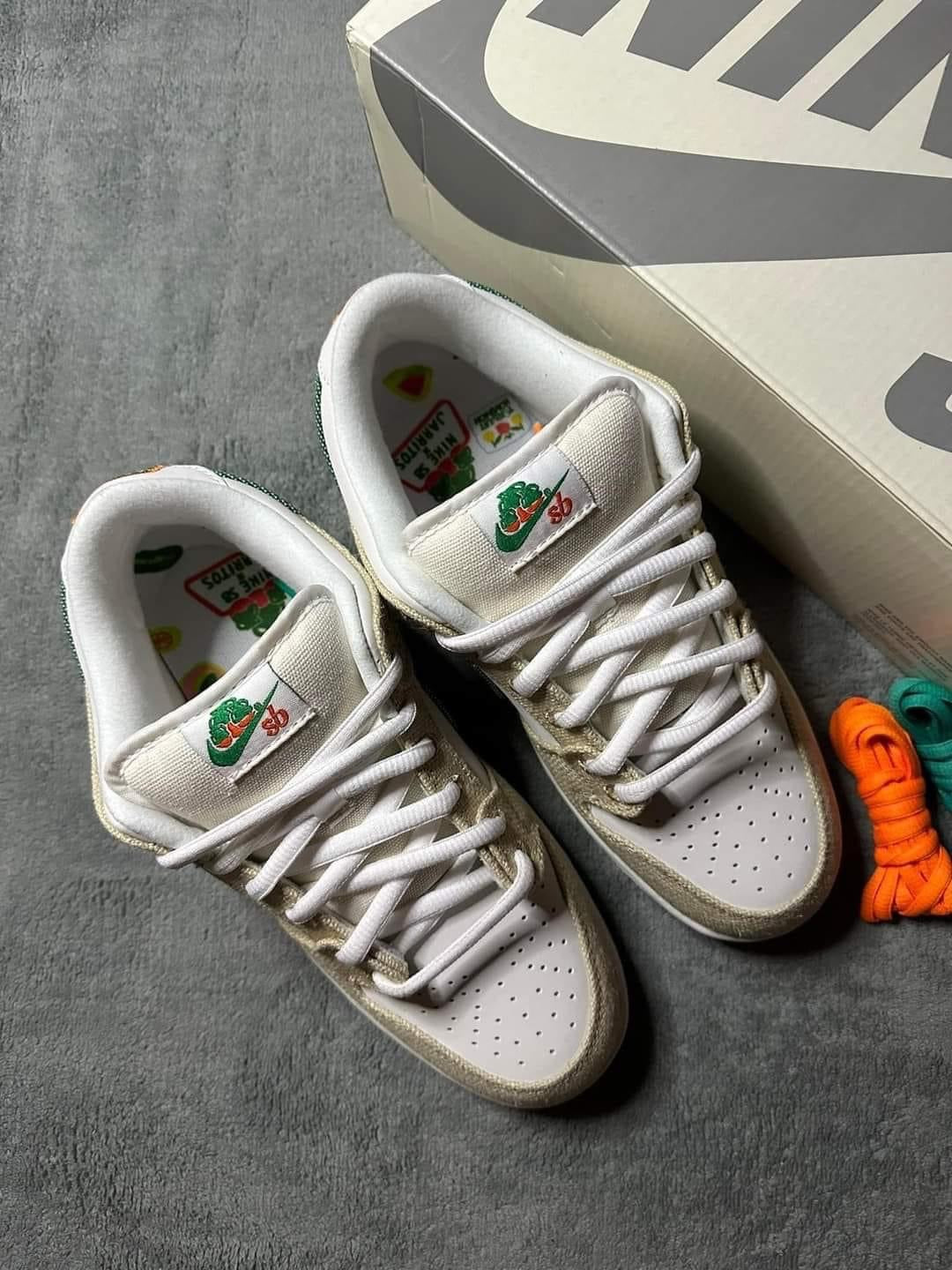 SB Dunk Jarritos