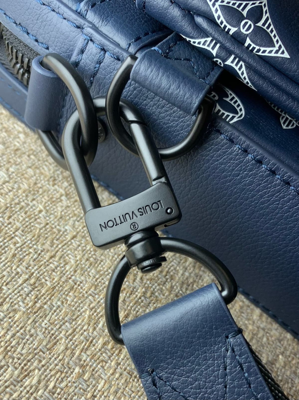 Louis Vuitton Messenger Bag