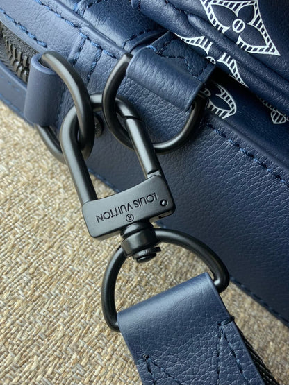 Louis Vuitton Messenger Bag