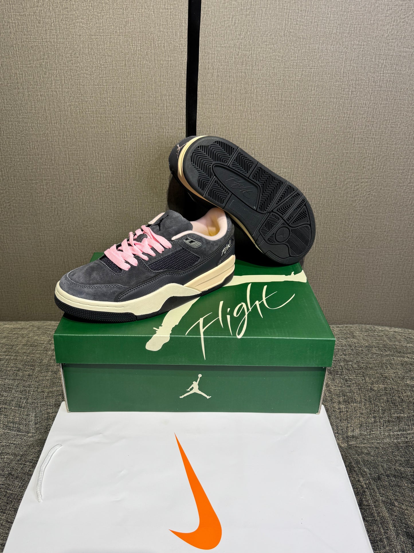 Jordan Flight Court SP Brown Powder