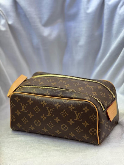 Louis Vuitton Pouch (VIP Quality) 3 colors
