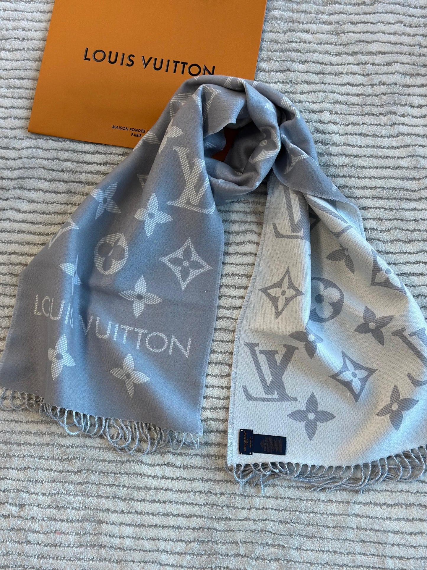 Louis Vuitton Unisex Scarf 4 colors