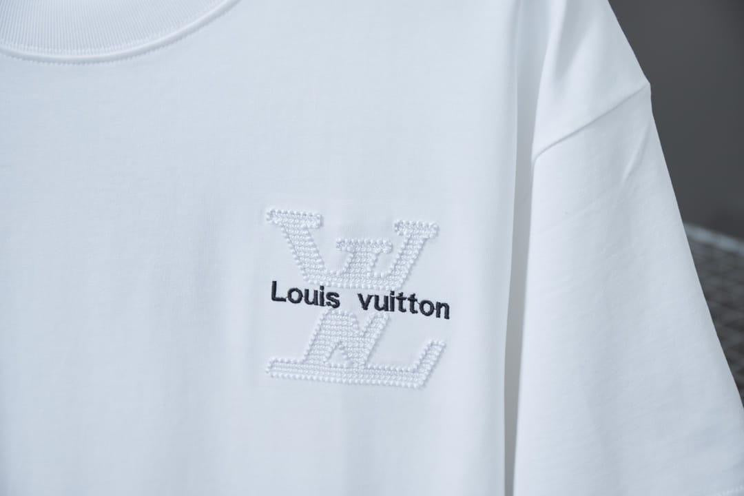 Louis Vuitton T-Shirt 2 colors