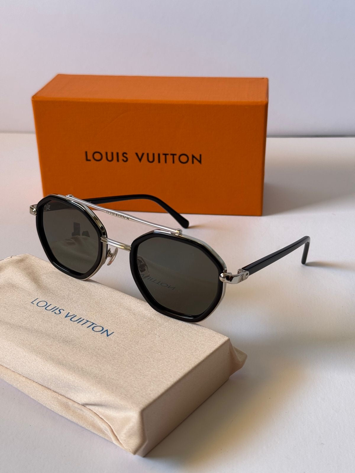 Louis Vuitton Sunglasses 4 colors
