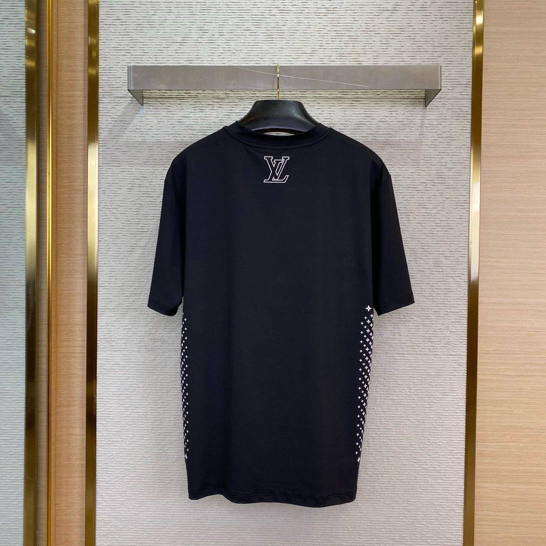 Louis Vuitton T-shirt (VIP Quality)