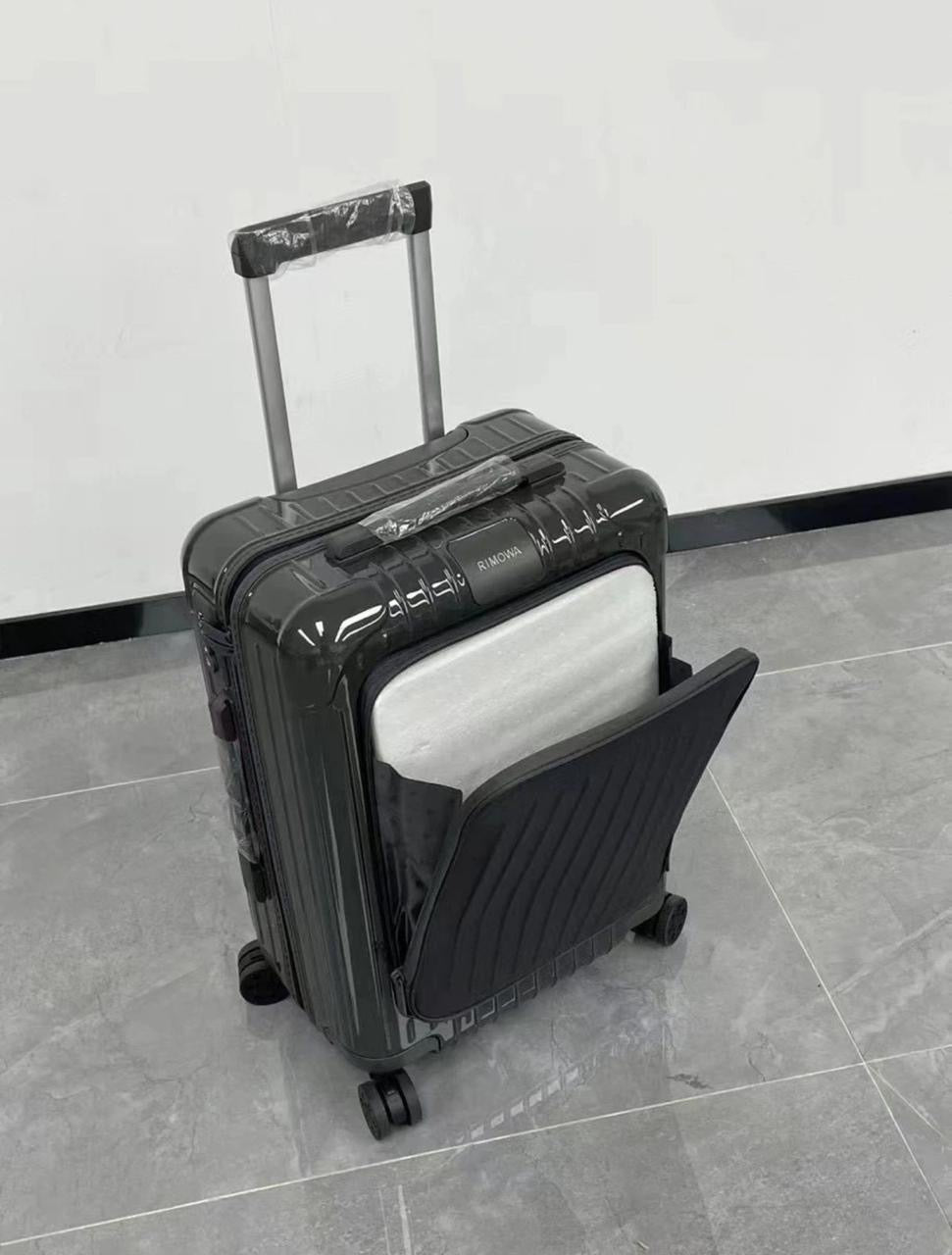 Rimowa Essential Cabin 2 colors