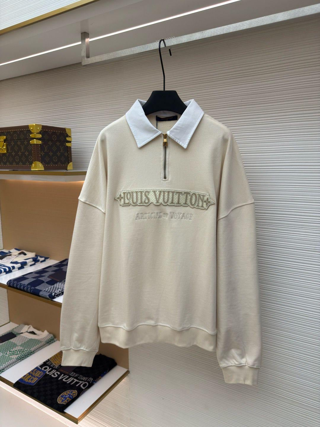 Louis Vuitton Sweatshirt