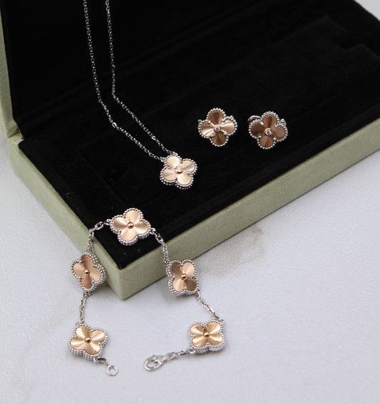 Vancleef & Arpels Jewelry Set