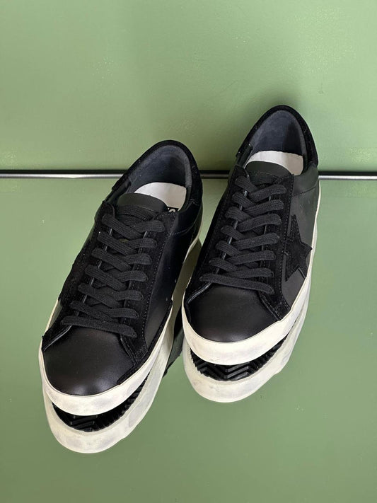 Golden Goose Sneakers