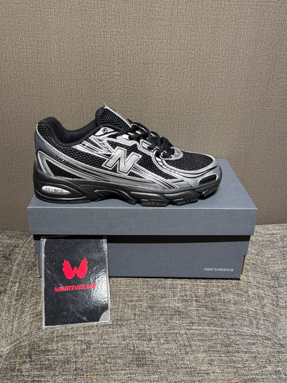 New Balance 740 Black