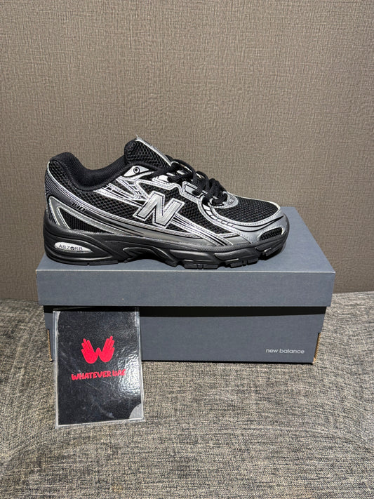 New Balance 740 Black