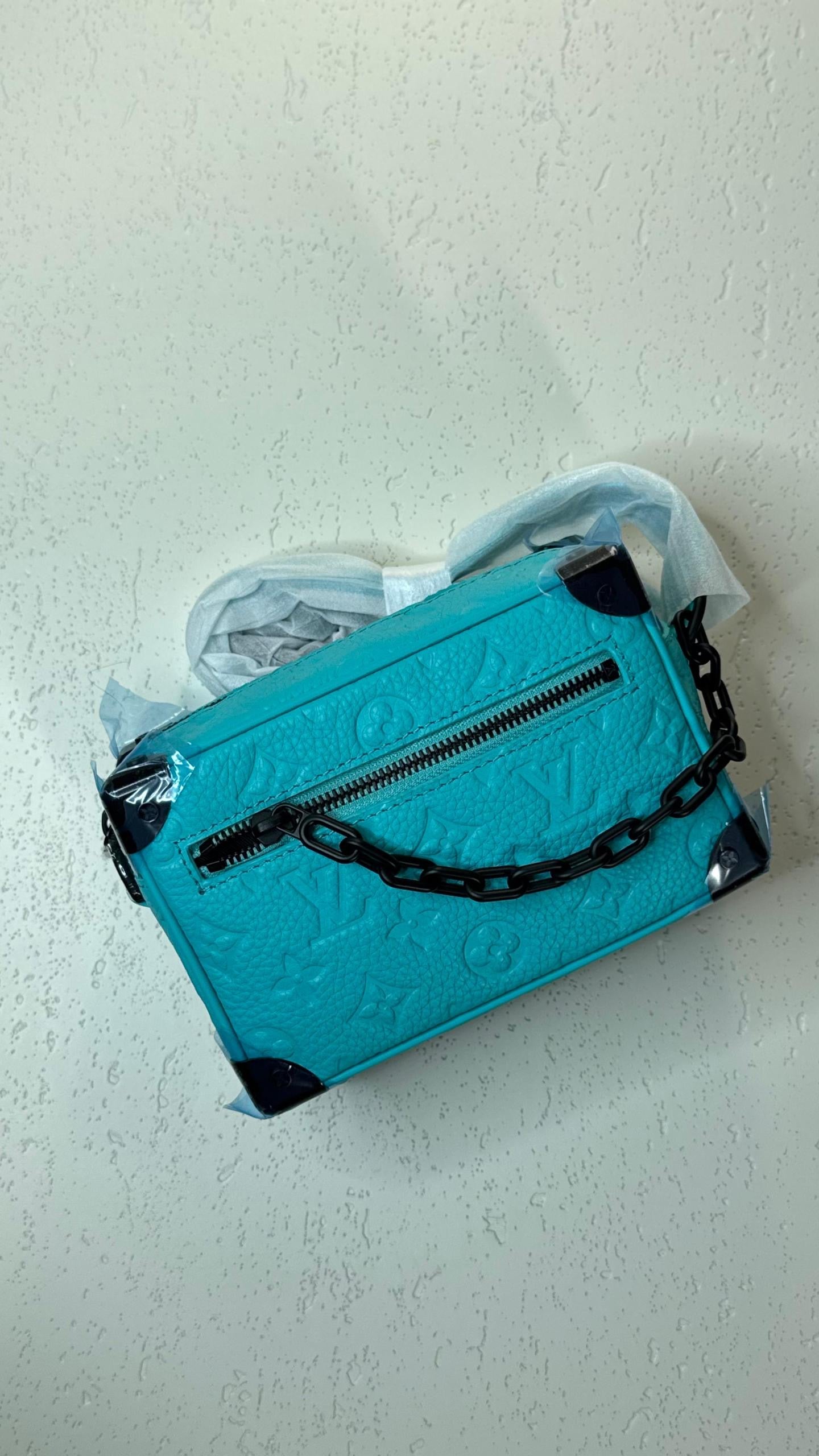 Louis Vuitton Sling Bag (VIP Quality)