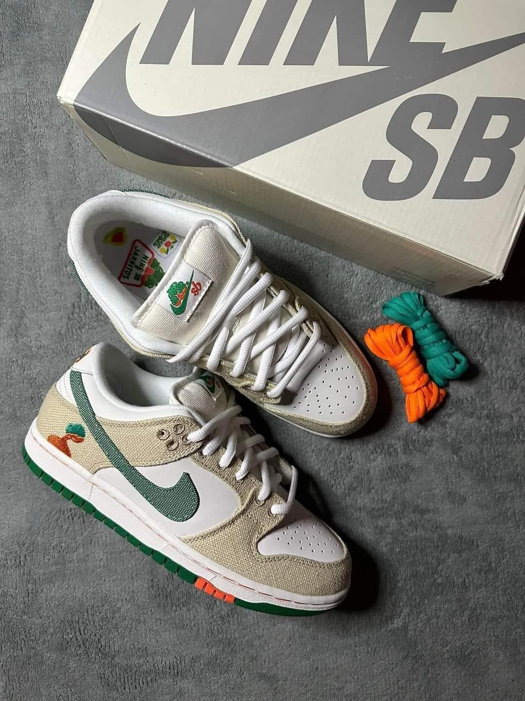 SB Dunk Jarritos