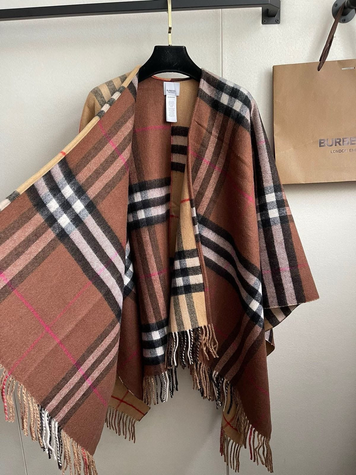 Burberry Shall 2 colors