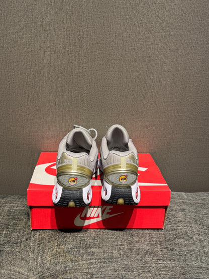 Nike Air Max DN Gold