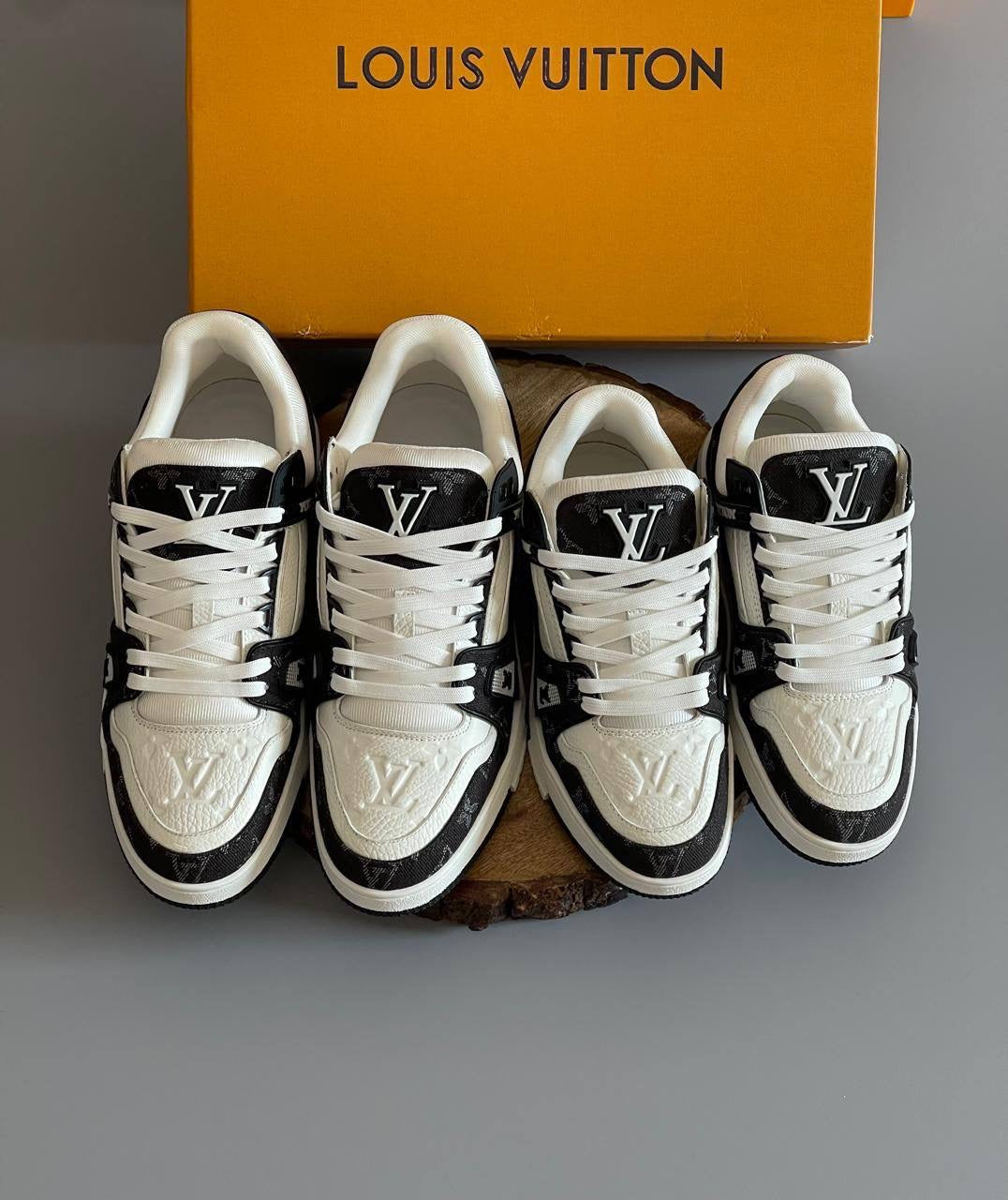 LOUIS VUITTON SNEAKERS