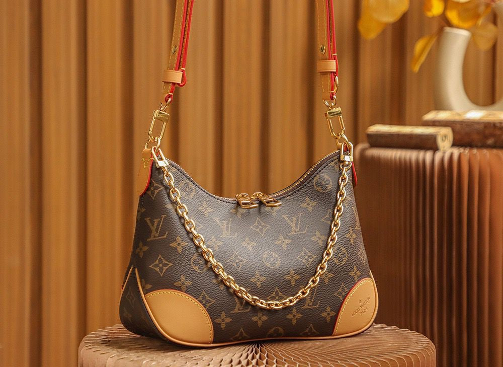 Louis vuitton sling bag (vip quality)