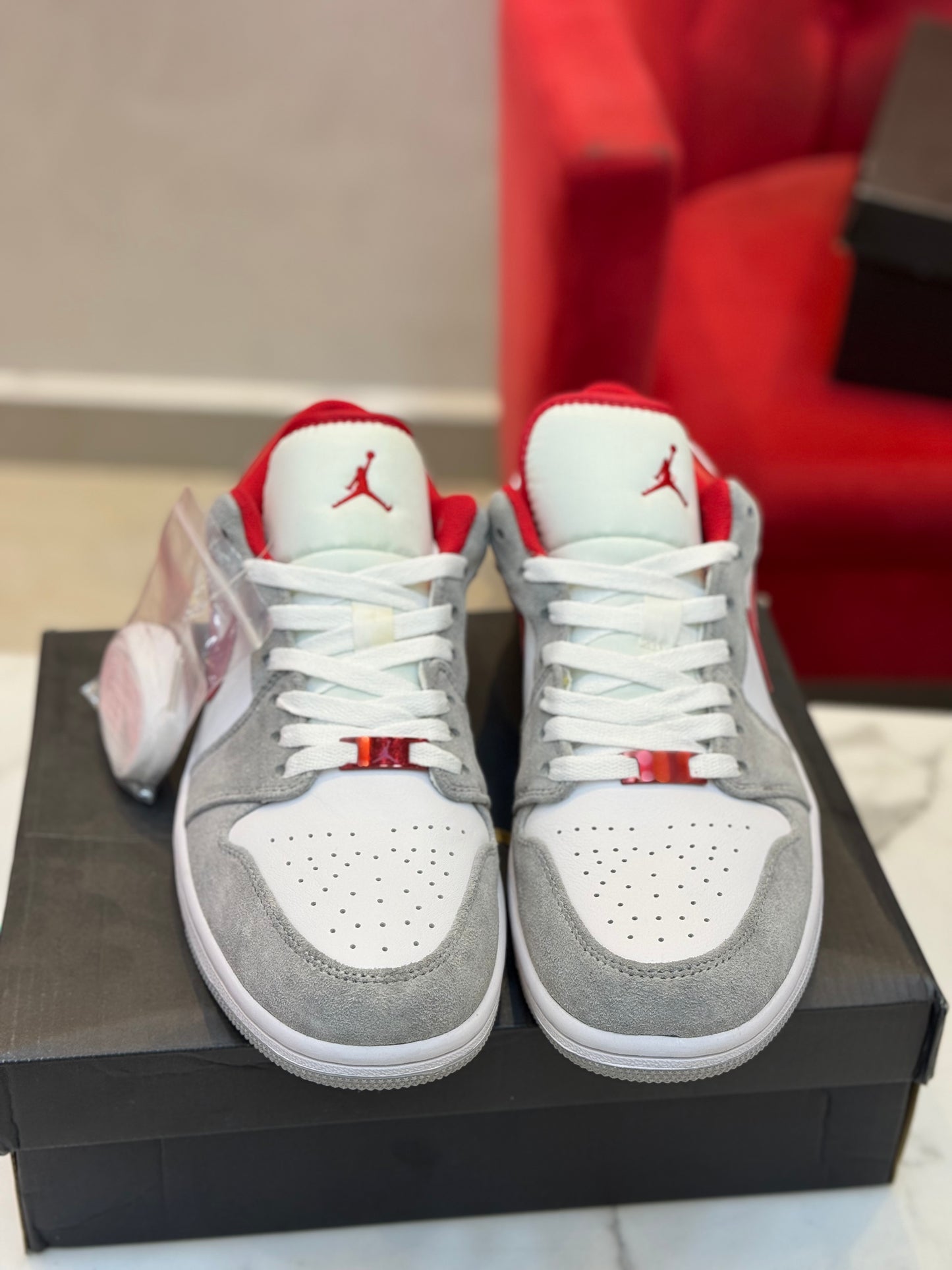 Jordan 1 Low ‘Smoke Grey Gym Red’