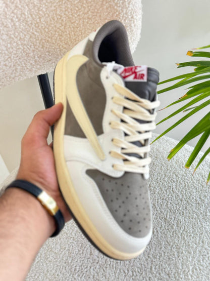 Nike Jordan 1 X Travis Scott Sneakers Vip