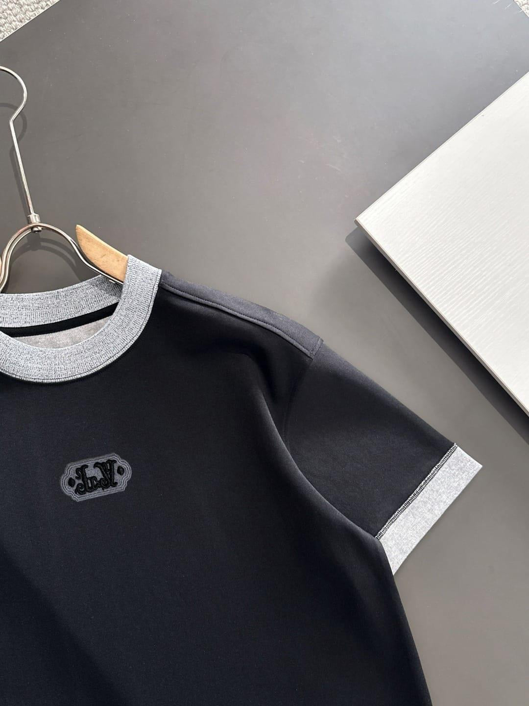 Louis Vuitton T-Shirt 2 colors