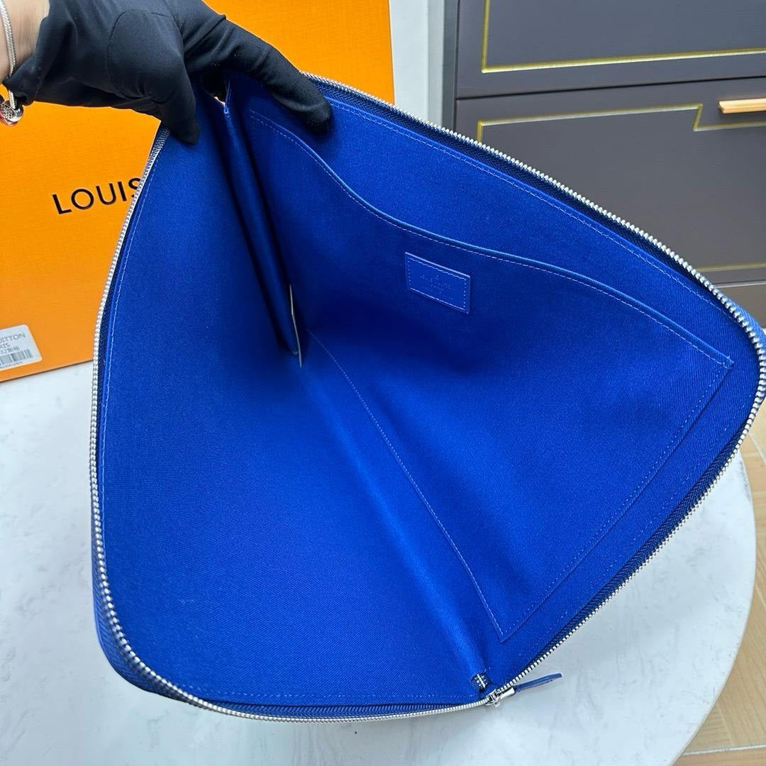 Louis Vuitton Clutch