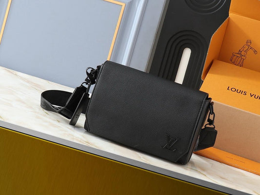 Louis Vuitton Messenger Bag