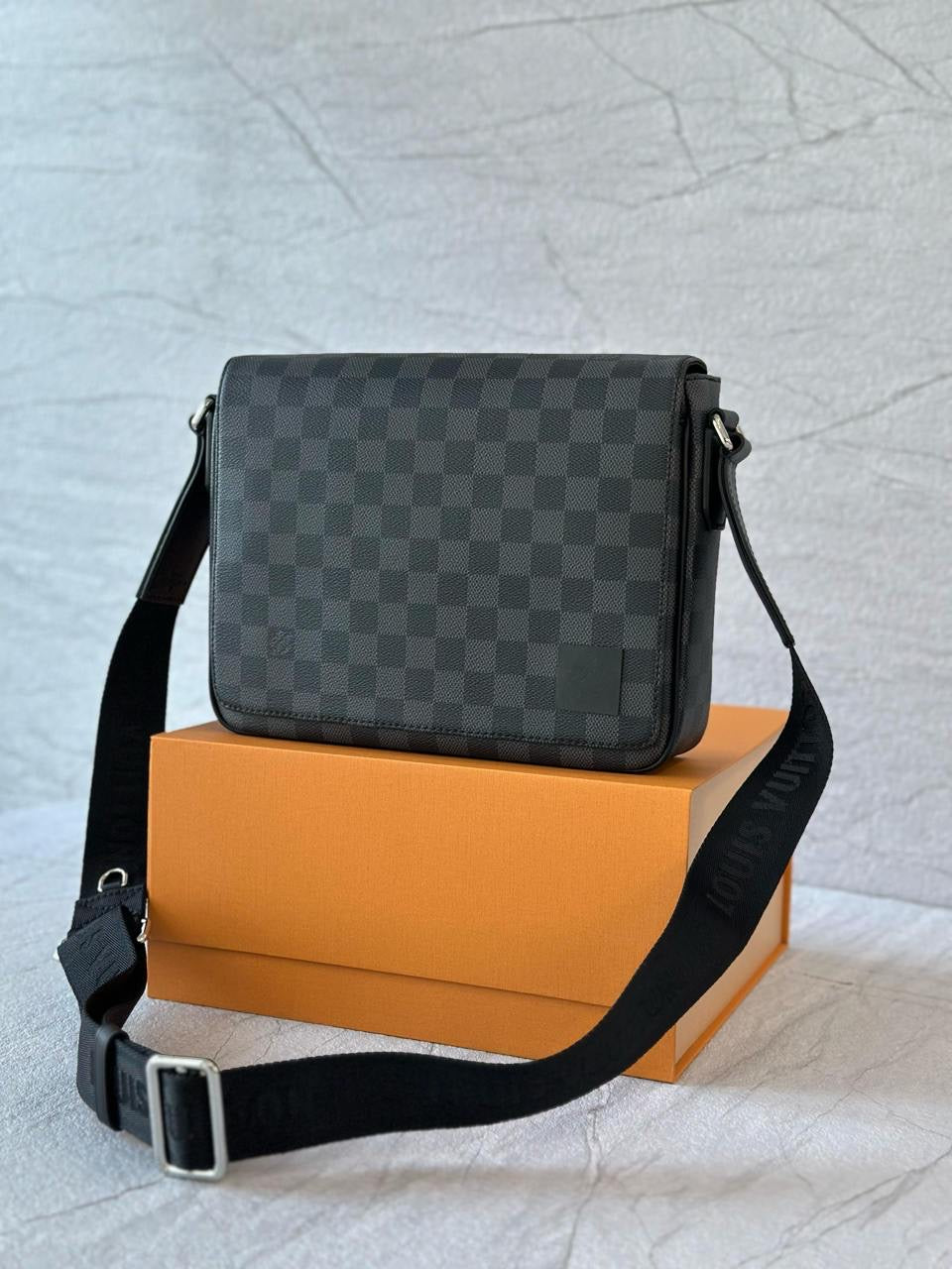 Louis Vuitton Messenger Bag (VIP Quality)