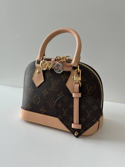 Louis Vuitton HandBag (VIP Quality)