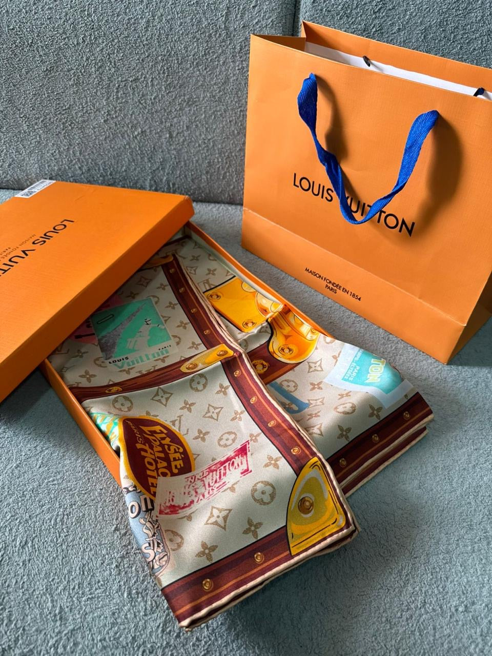 Louis Vuitton Scarfs 6 colors