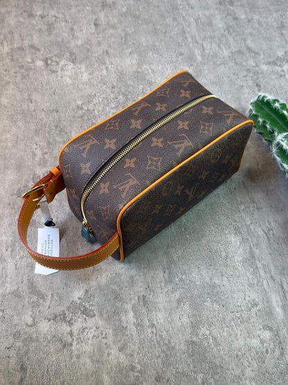 Louis Vuittin Pouch (VIP Quality) 4 colors