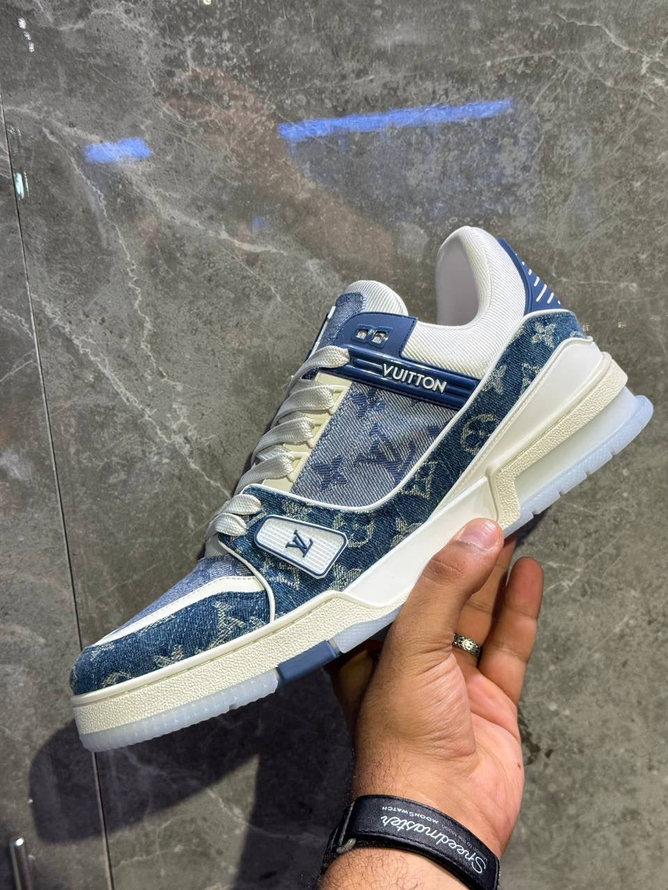 Louis Vuitton Sneakers