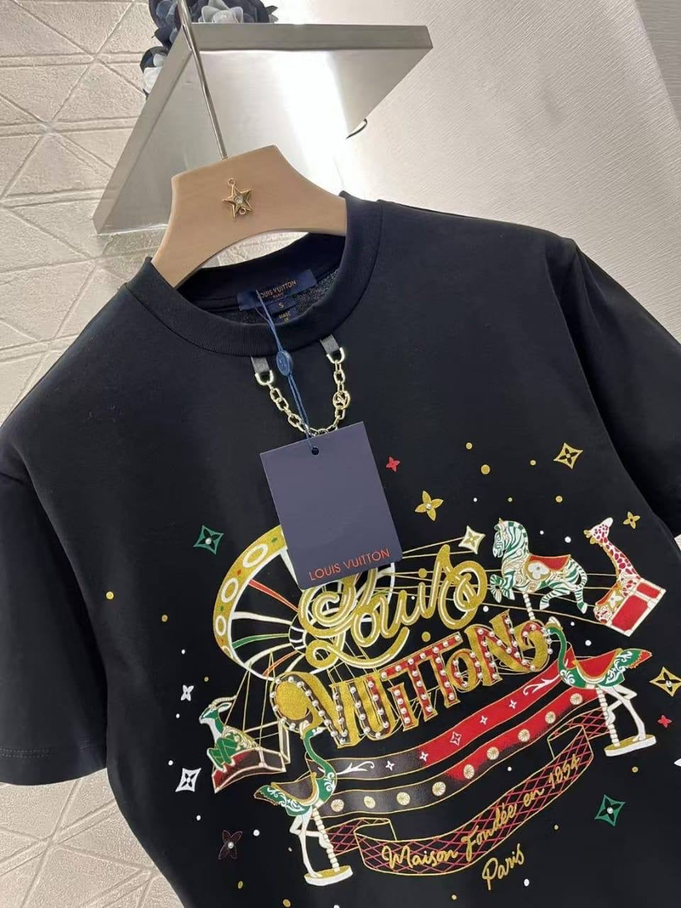 Louis Vuitton T-Shirt 2 colors