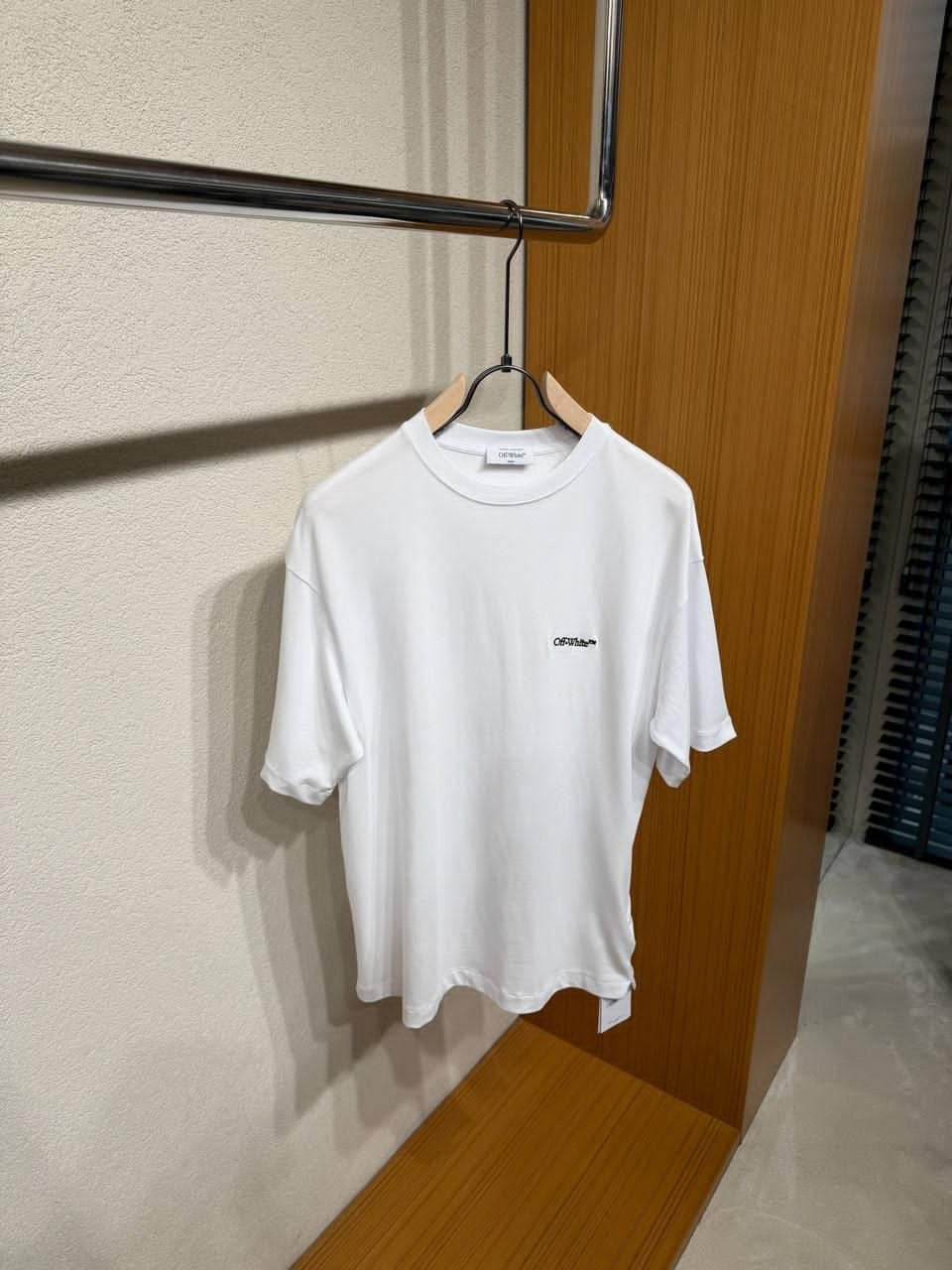 Off White T-shirt