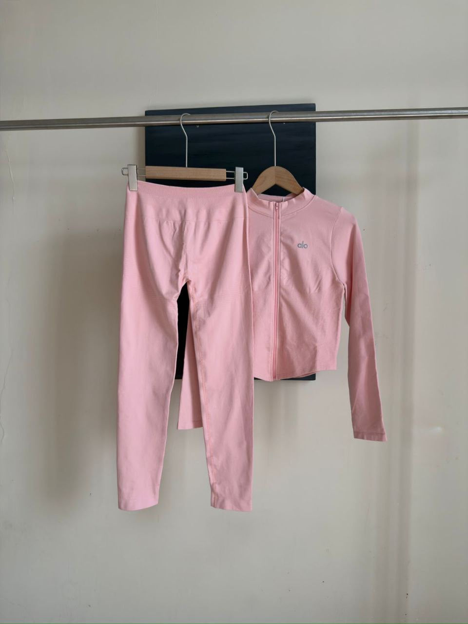 Alo Set