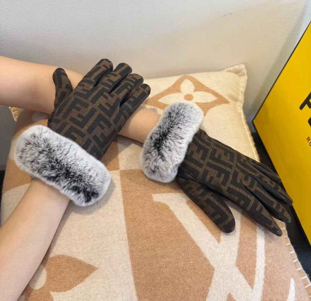 Fendi Gloves