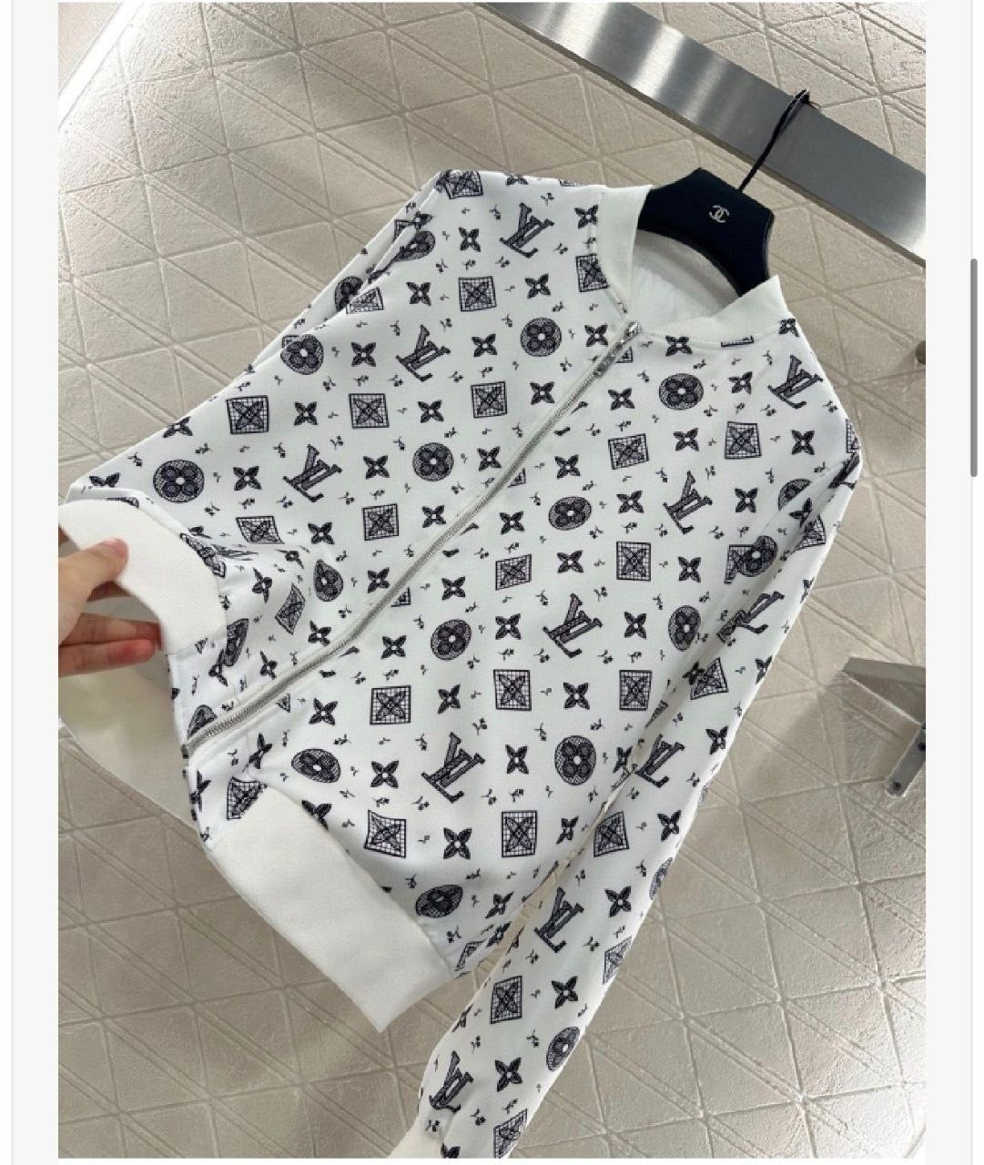 Louis Vuitton Sweatshirt