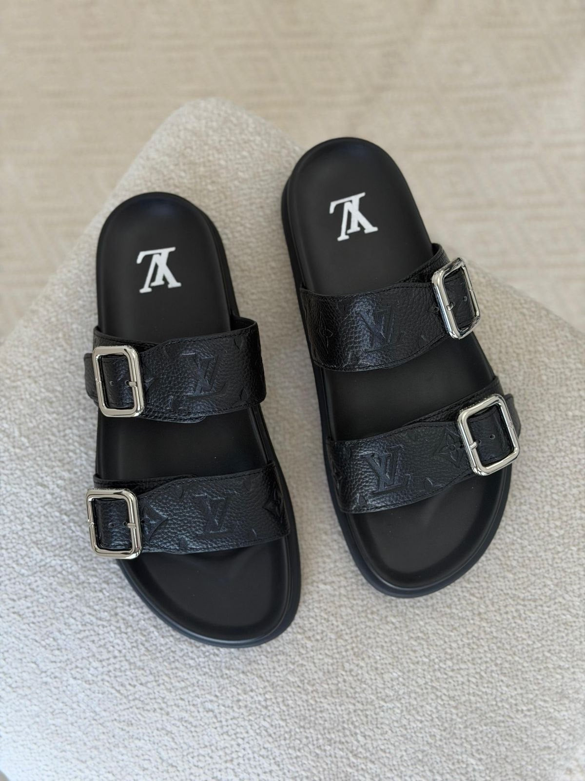 Louis Vuitton Slippers